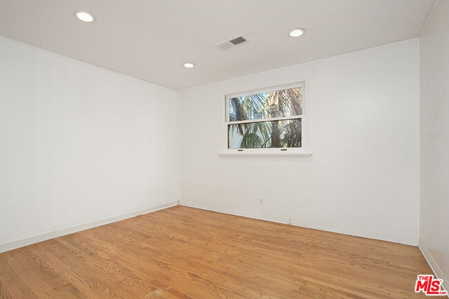 Building Photo - 708 Marr St