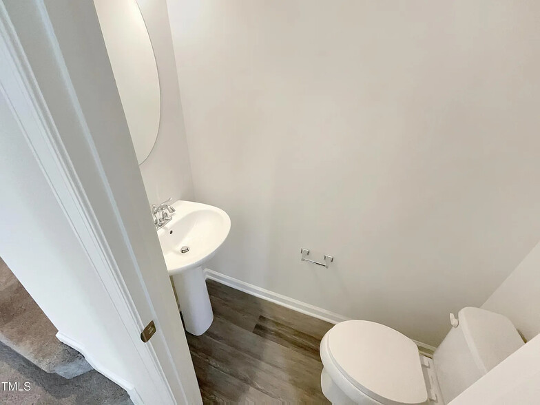 Building Photo - Room in Townhome on Journey Pl