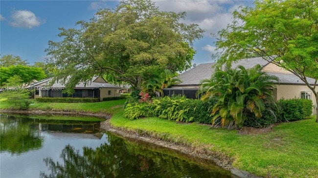 Building Photo - 9360 Chelsea Dr S