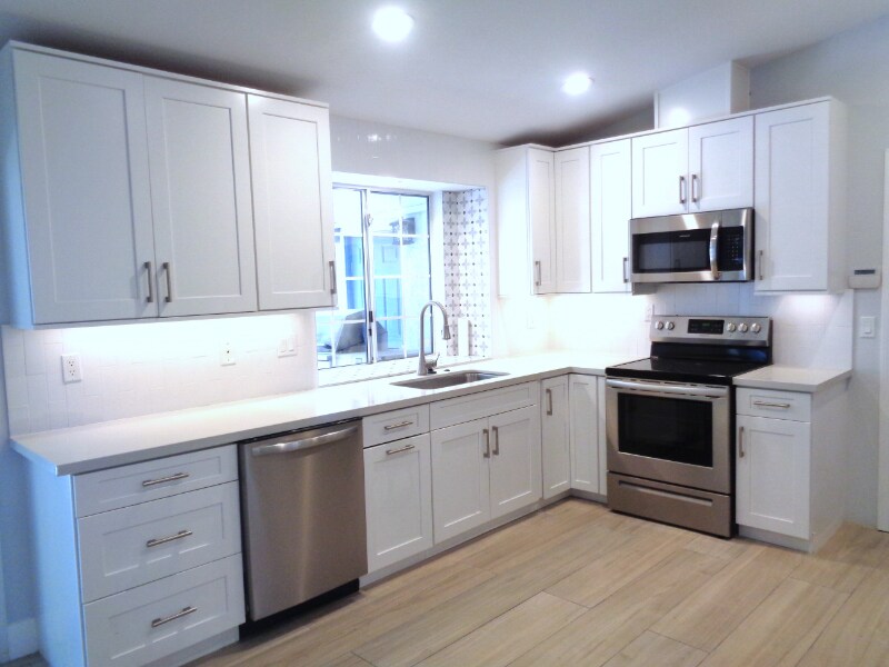 Building Photo - 54140 Avenida Mendoza