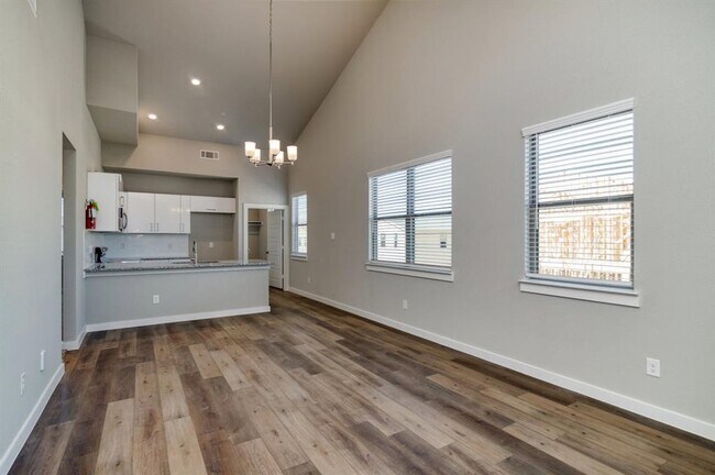 Building Photo - 715 Harvest Moon Dr