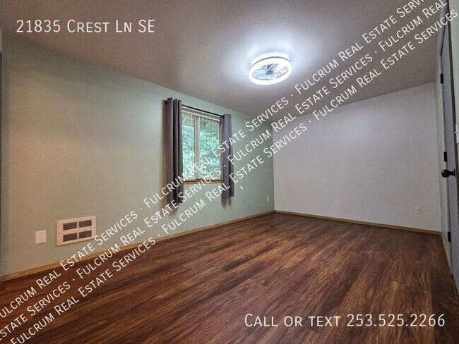 Building Photo - 21835 Crest Ln SE