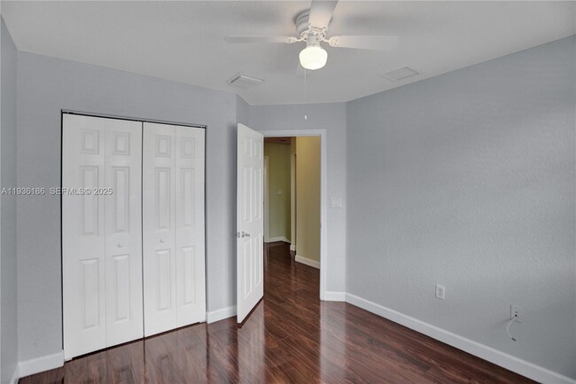 Building Photo - 5967 Glasgow Way