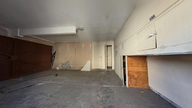 Building Photo - 3532 Rainbow Ln