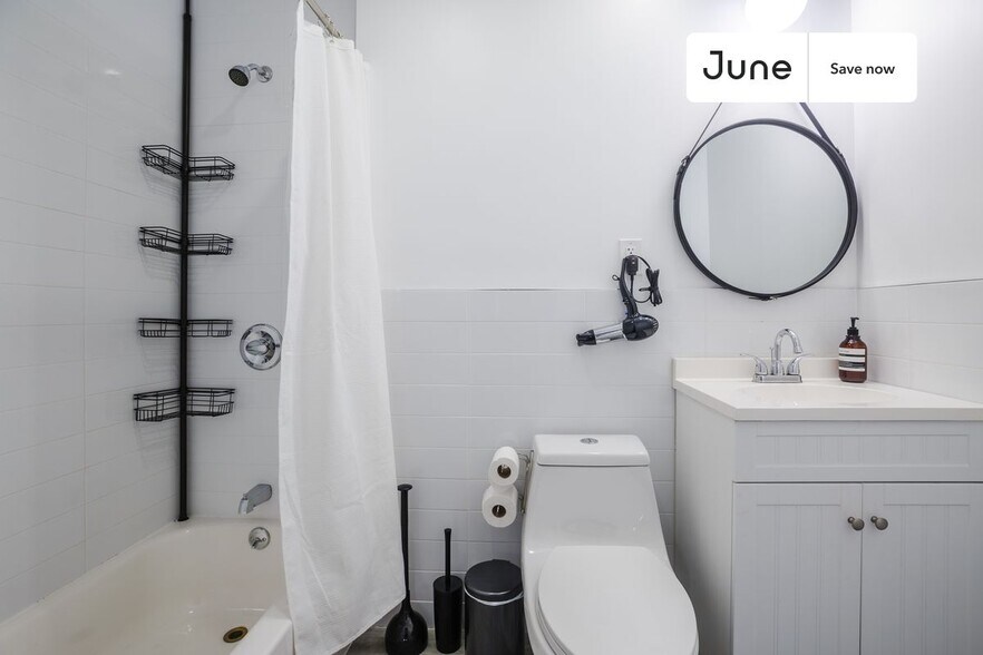 Building Photo - 644 Park Pl