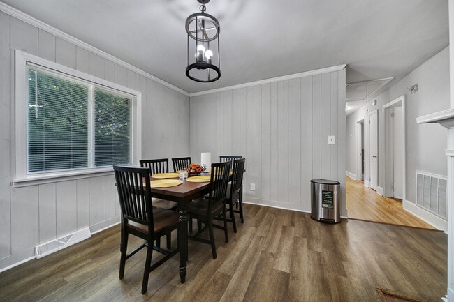 Building Photo - 6215 Robinson Church Rd