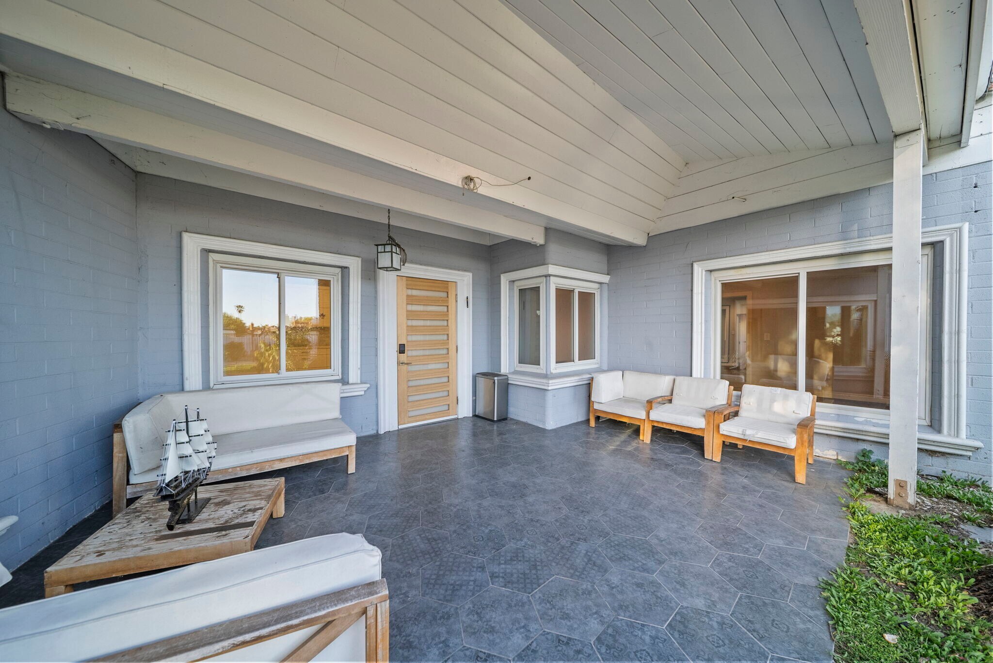 Building Photo - 8647 Corbin Ave