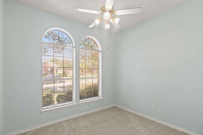 Building Photo - 8200 Stern St