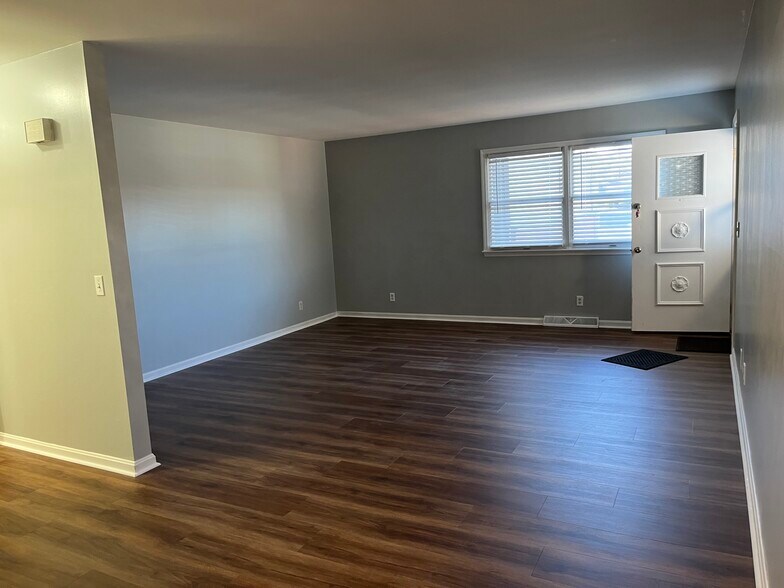 Building Photo - 169 Wyndcrest Ct