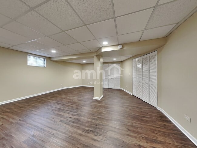 Building Photo - 5311 Meadowbrook St
