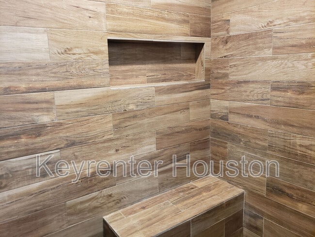 Building Photo - 23419 Verngate Dr