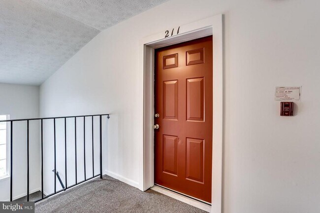 Building Photo - 6205 Sandpiper Ct