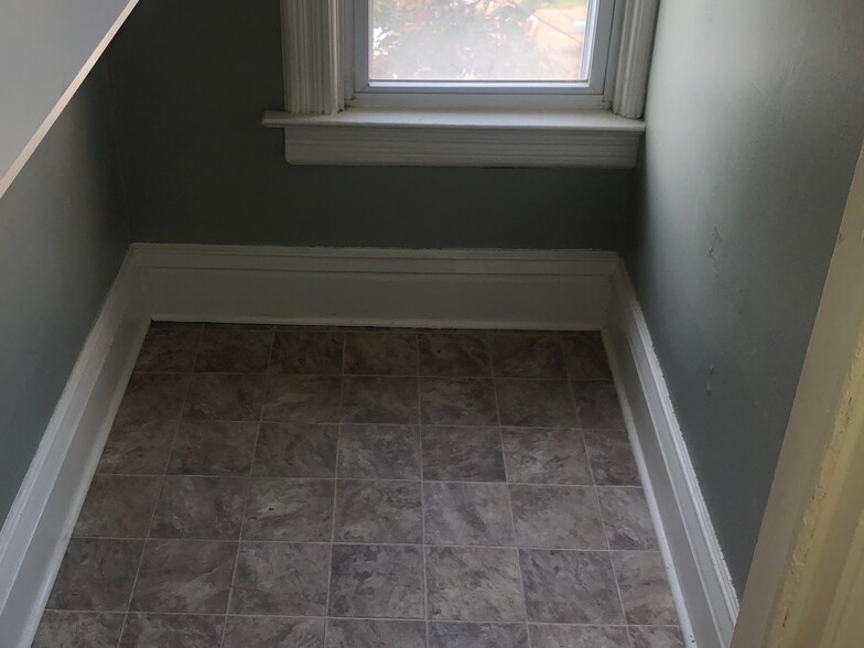 Building Photo - 1527 Fairview Pl