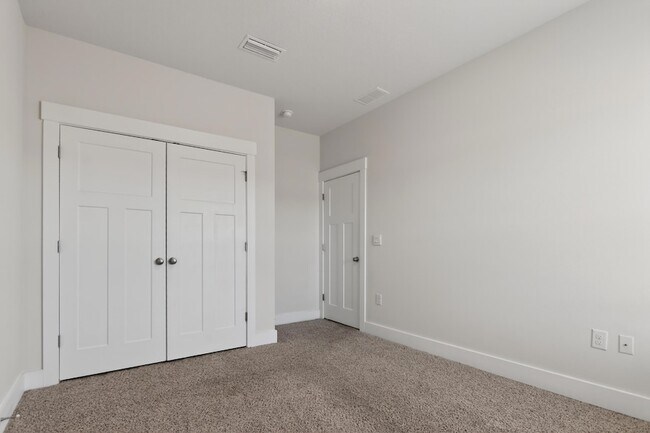 Building Photo - 1110 Shoal River Dr