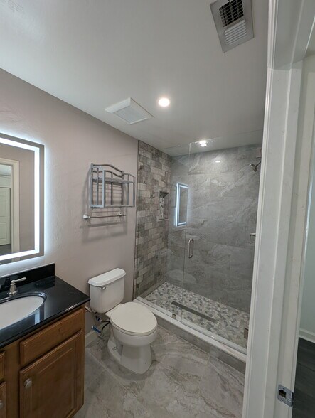 Building Photo - 3625 Riviera Cir