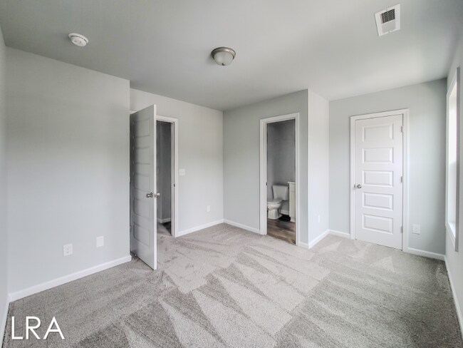 Building Photo - 185 Buckhorn Ave