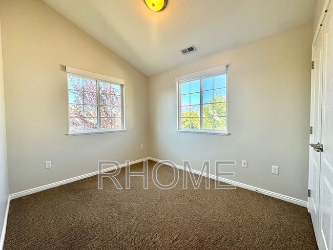 Building Photo - 13567 Florenza Way