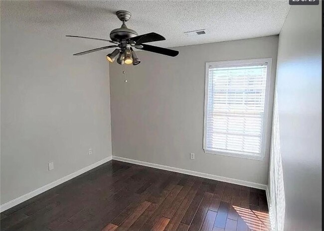 Building Photo - 255 Azalea Cir