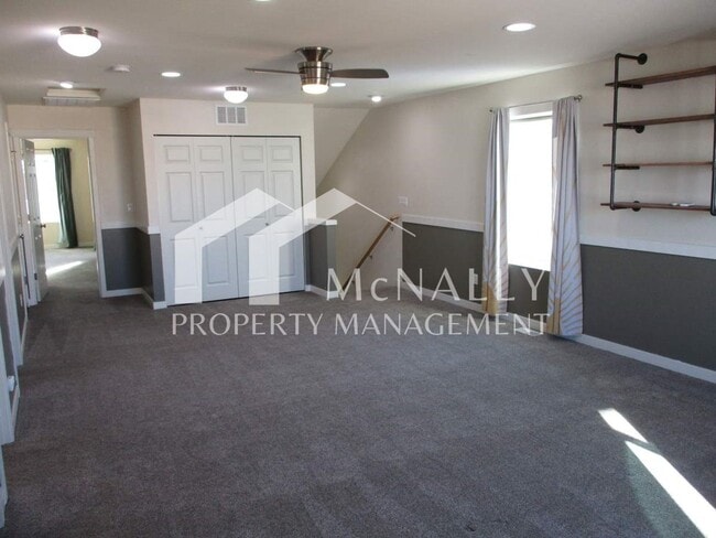 Building Photo - Spacious 3 Bedroom 3 Bath Home with Modern Amenities