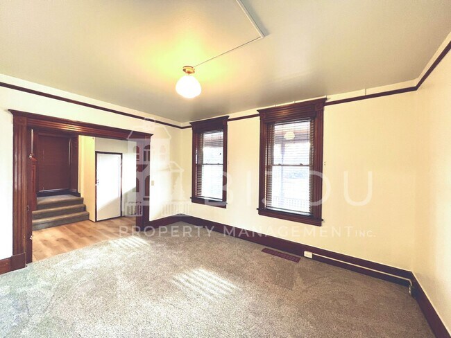 Building Photo - 732 E Kiowa St
