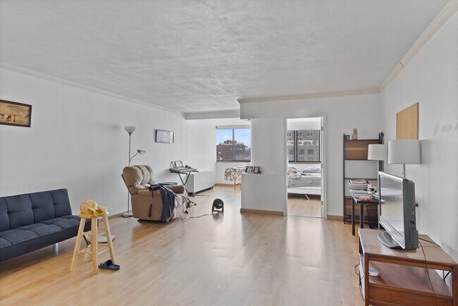 Building Photo - 8 Whittier Pl
