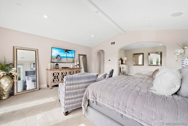 Building Photo - 14748 Valle Del Sur Ct