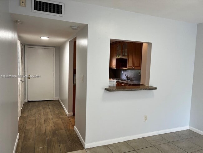 Building Photo - 4111 Stirling Rd