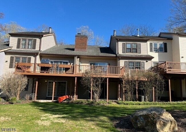 Building Photo - 64 Goldfinch Ct