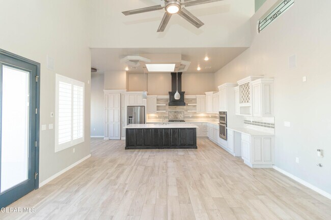 Building Photo - 864 Lemington St