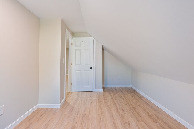 Building Photo - Newly renovated apartment for rent by Providence College / Elmhurst(Available 6/1/2026)