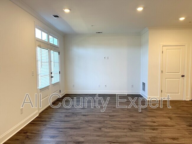 Building Photo - 522 Sawnee Vlg Blvd