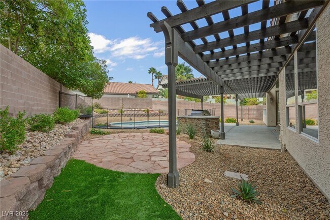 Building Photo - 8009 Clock Tower Ct