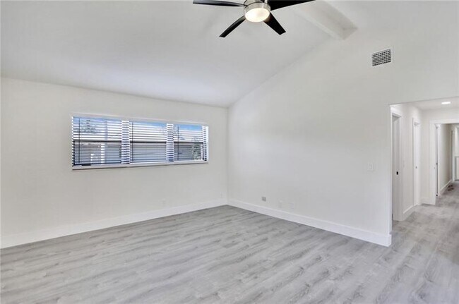 Building Photo - 4300 S Ocean Blvd