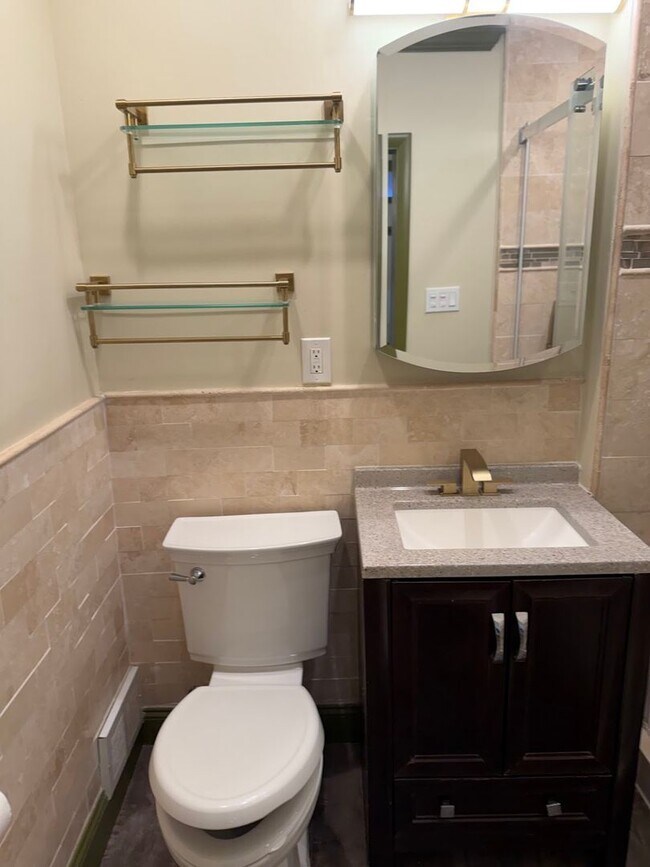 Building Photo - Flying Hills Townhouse