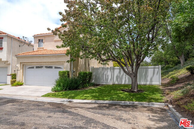 Building Photo - 18639 W Nathan Hill Dr