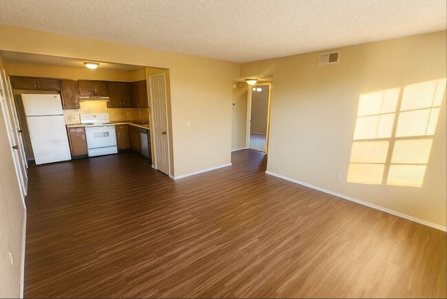 Building Photo - Spacious 2 bed, 1 bath unit in Sand Springs