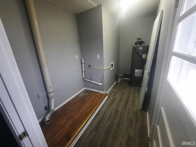 Building Photo - 3206 W Cypress Dr