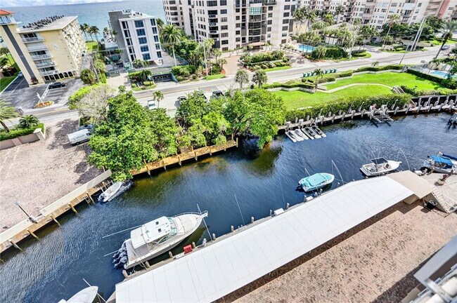 Building Photo - 1160 Hillsboro Mile