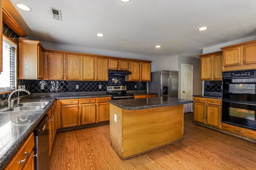 Building Photo - 6017 Ricker Rd