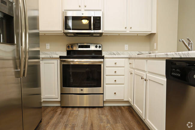 Kitchen - Johnston Common Brownstones