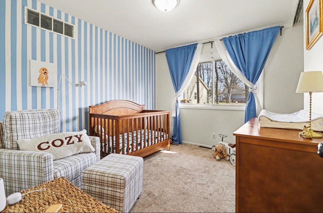 Building Photo - 133 W Hughes St