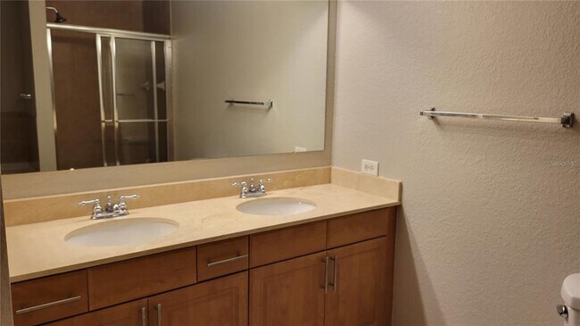 Building Photo - 1064 N Tamiami Trl