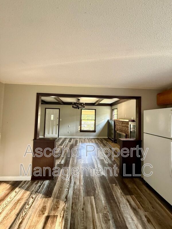 Building Photo - 4749 Rexway Cir