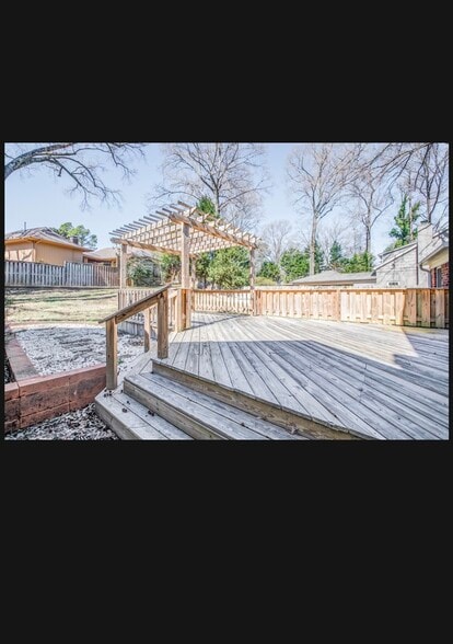 Building Photo - 2387 Hickory Crest Dr