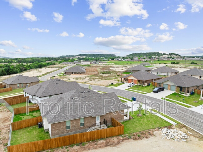 Building Photo - 117 Leon Ln