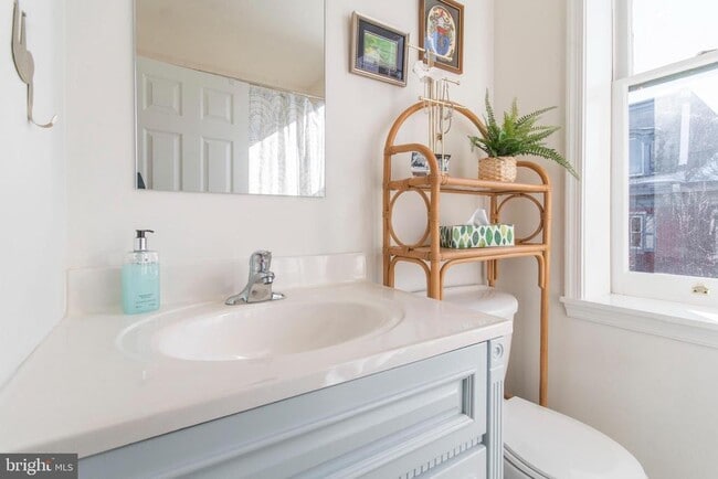 Building Photo - 1731 Wallace St