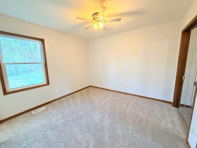 Building Photo - 1039 Rolling Hill Rd