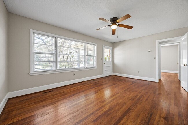 Building Photo - Duplex