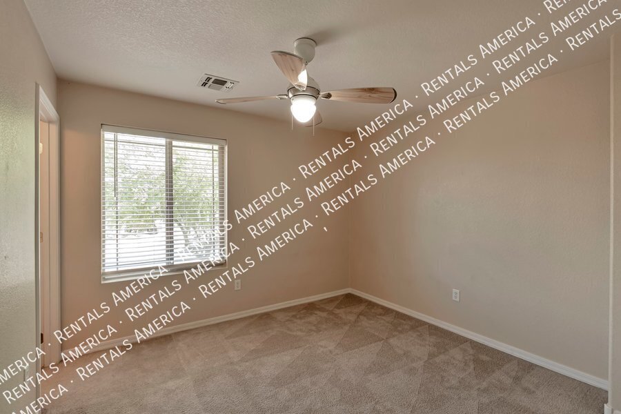 Building Photo - 50 E Camino Limon Verde