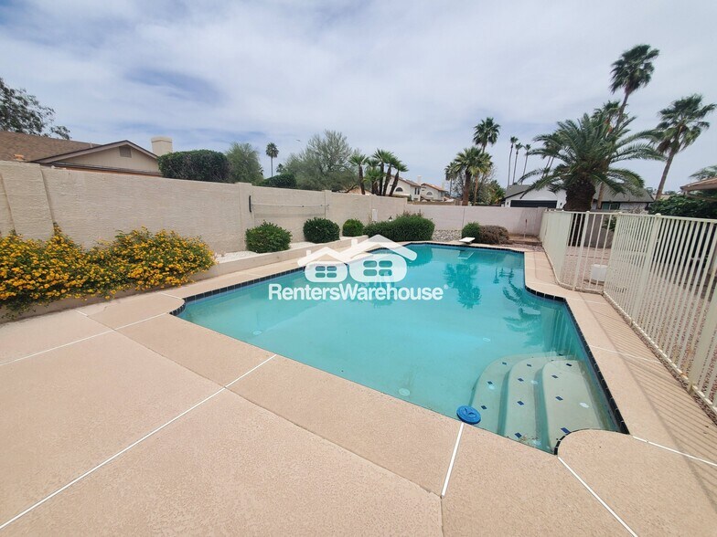 Primary Photo - 5136 E Tierra Buena Ln